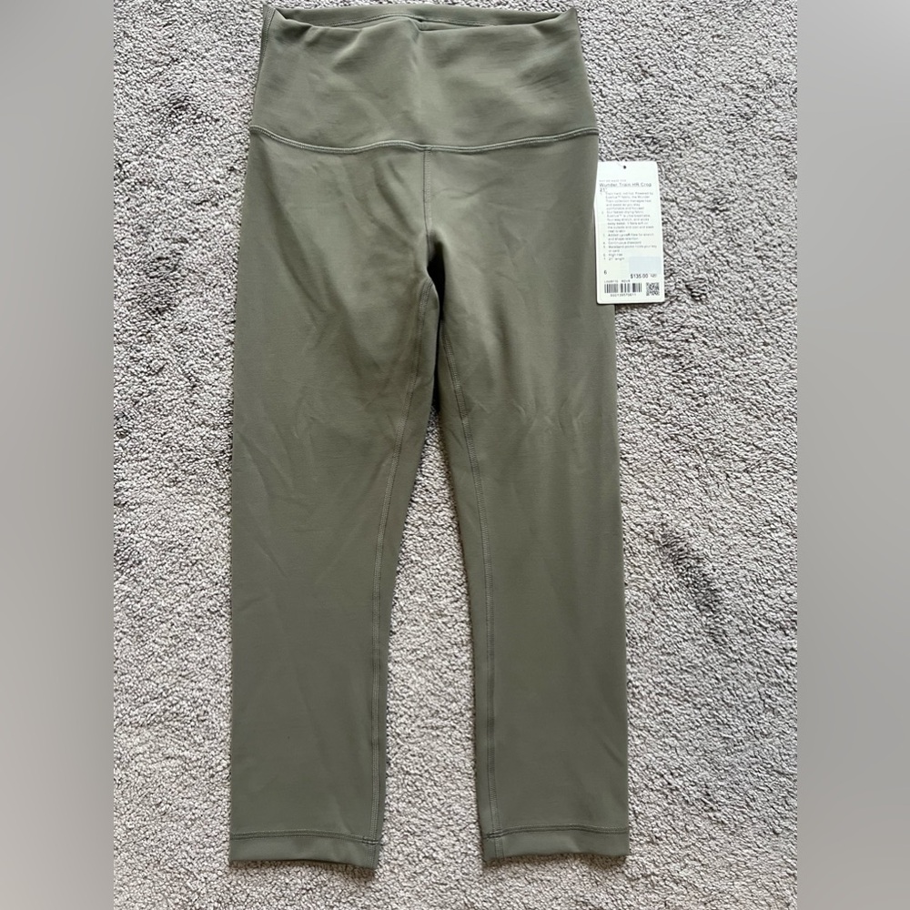Lululemon Wundertrain 21” Legging Size 6